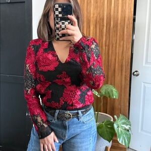 M- EXPRESS l Nwt Lace Embroidered V neck Long Sleeve Thong Bodysuit. Size S